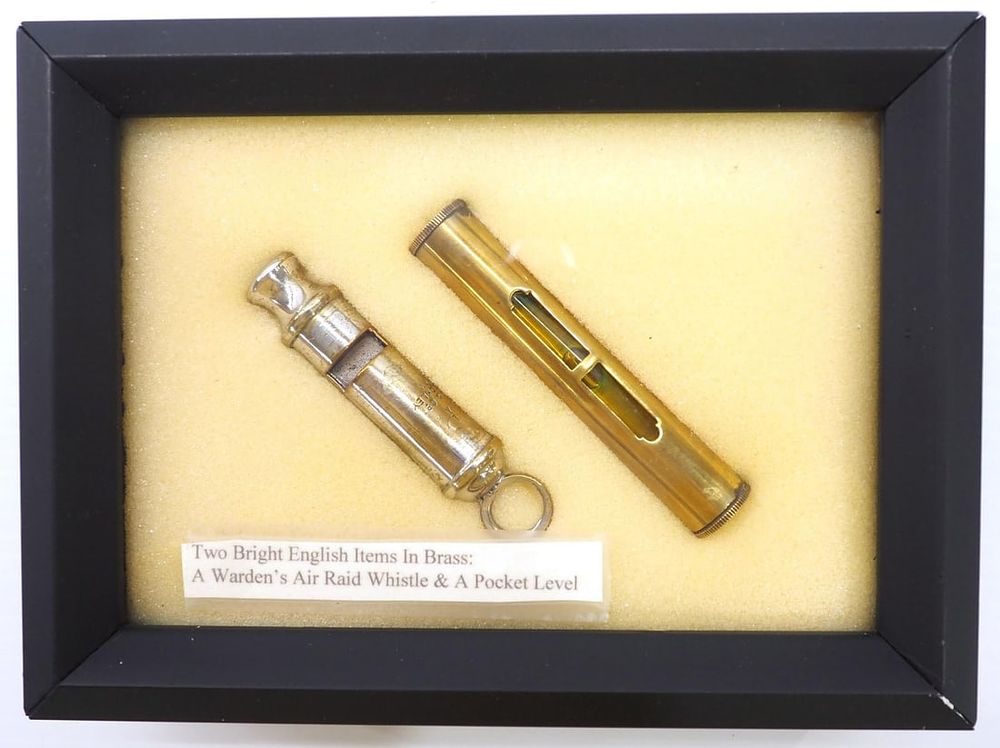 Lot 451: (2) Brass English items