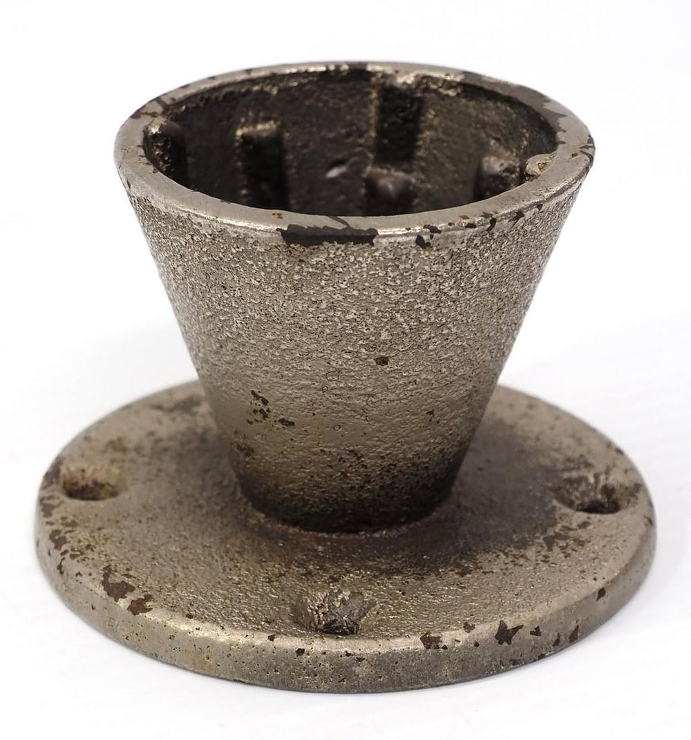 Lot 690: Constant Mfg. Co. table-mount corn nubber