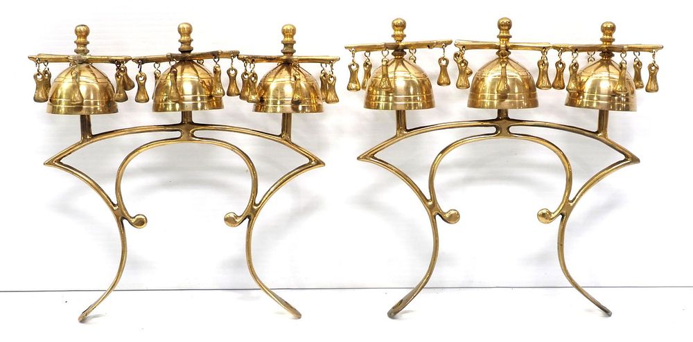Lot 780: Set of brass harness bells