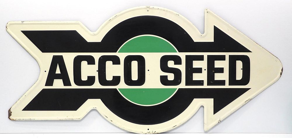 Lot 791: ACCO Seed arrow sign