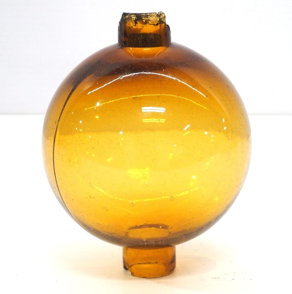 Lot 807F: SLR ghost amber narrow collar lightning rod ball