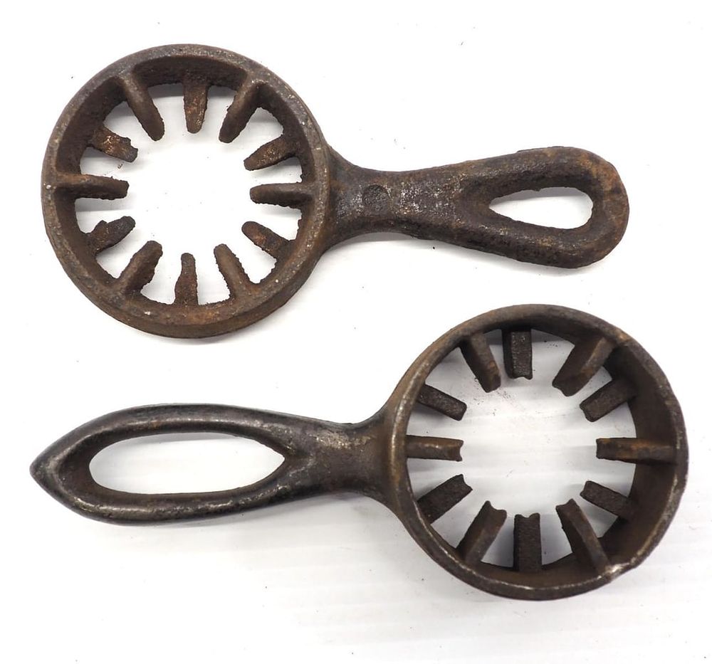 Lot 827: (2) Skillet-style hand corn shellers