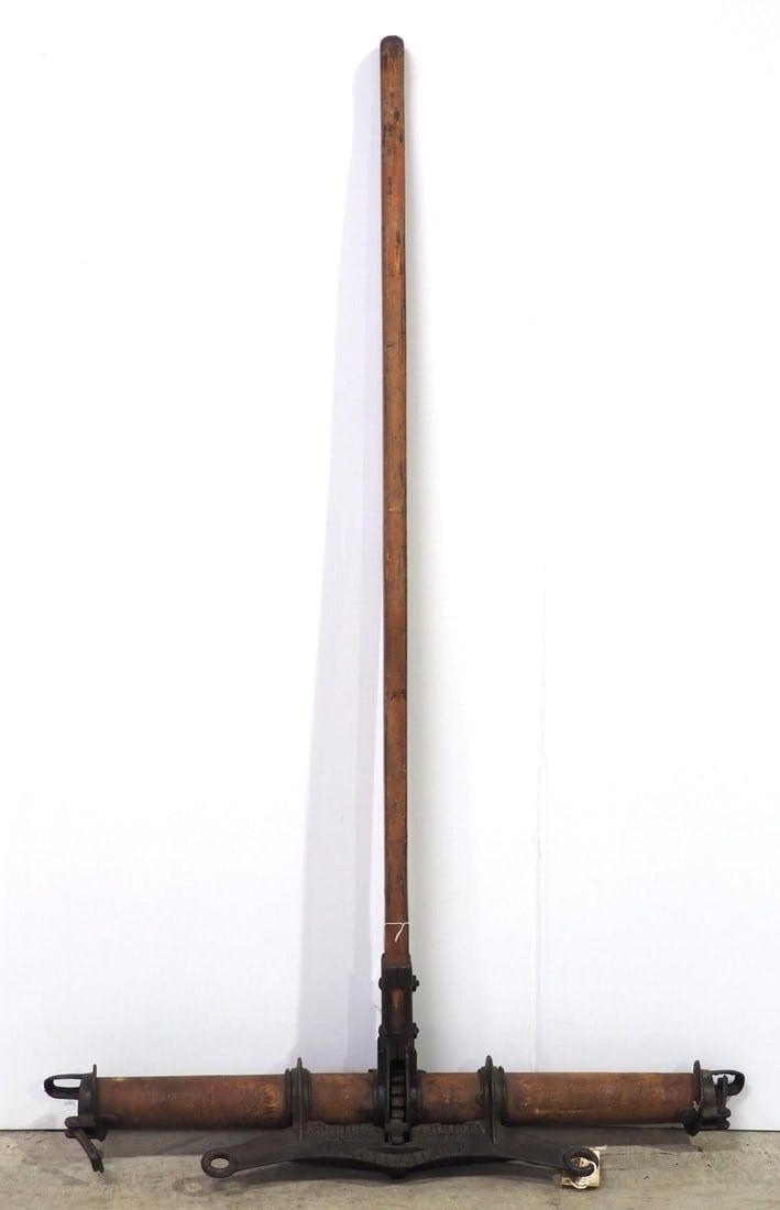Lot 841: Loose hay wagon binder