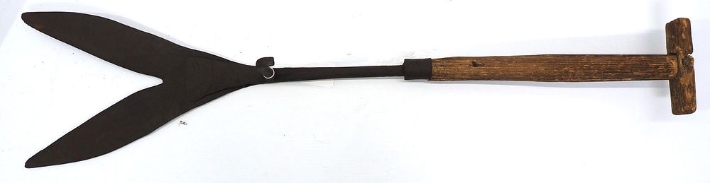 Lot 888: Early primitive hand-forged hay fork