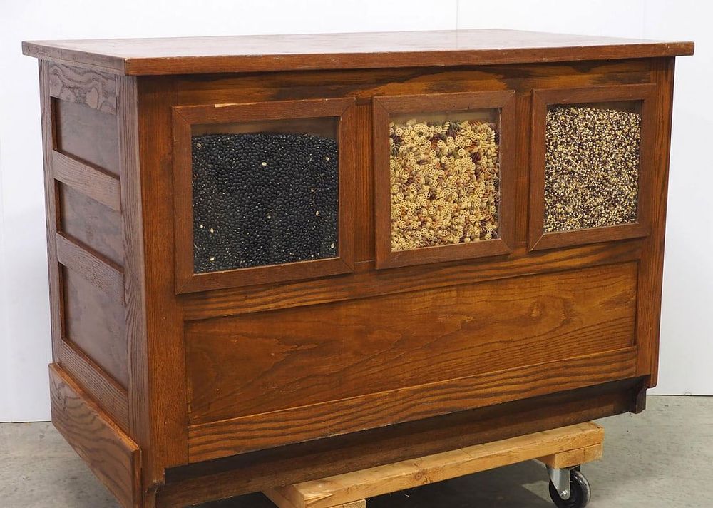 Lot 1372: Sherer wooden 8-drawer seed cabinet