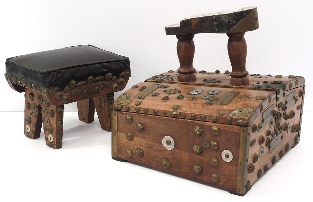 Lot 125: Spanish folk art shoe shine set