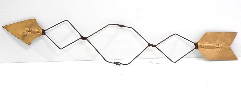 Lot 775: Homemade ball arrow lightning rod arrow