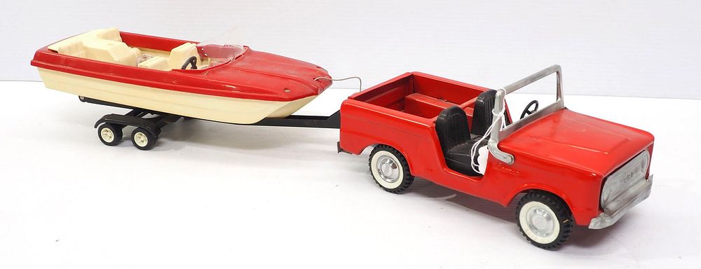 Lot 8: Nylint Ford Bronco with Tonka Boat & Trailer