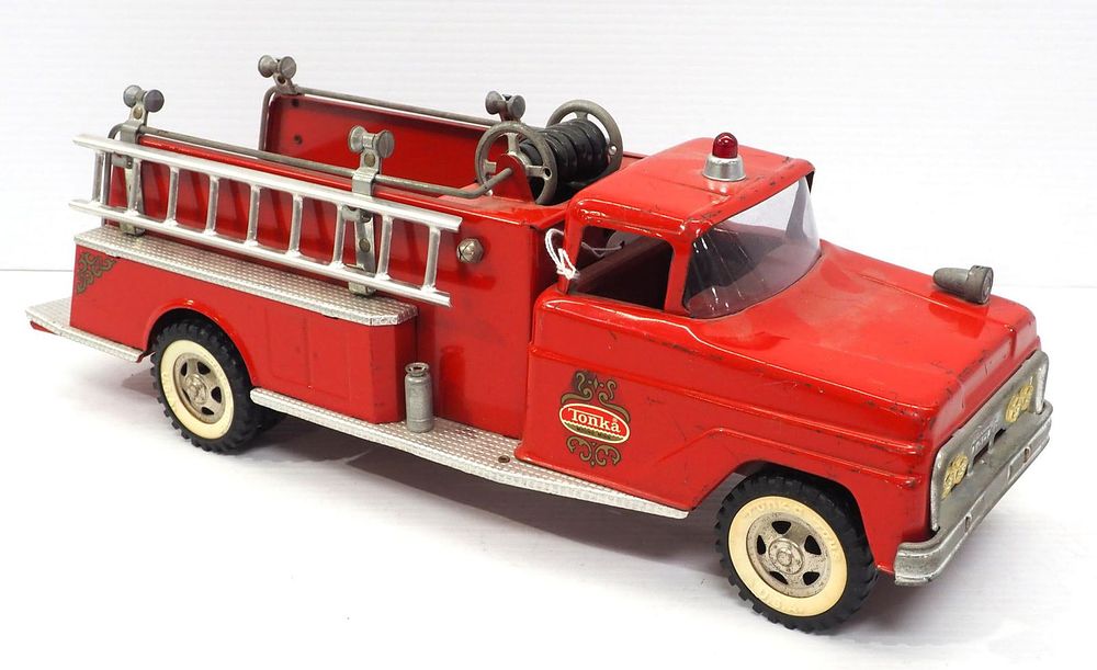 Lot 23: Tonka Fire Truck