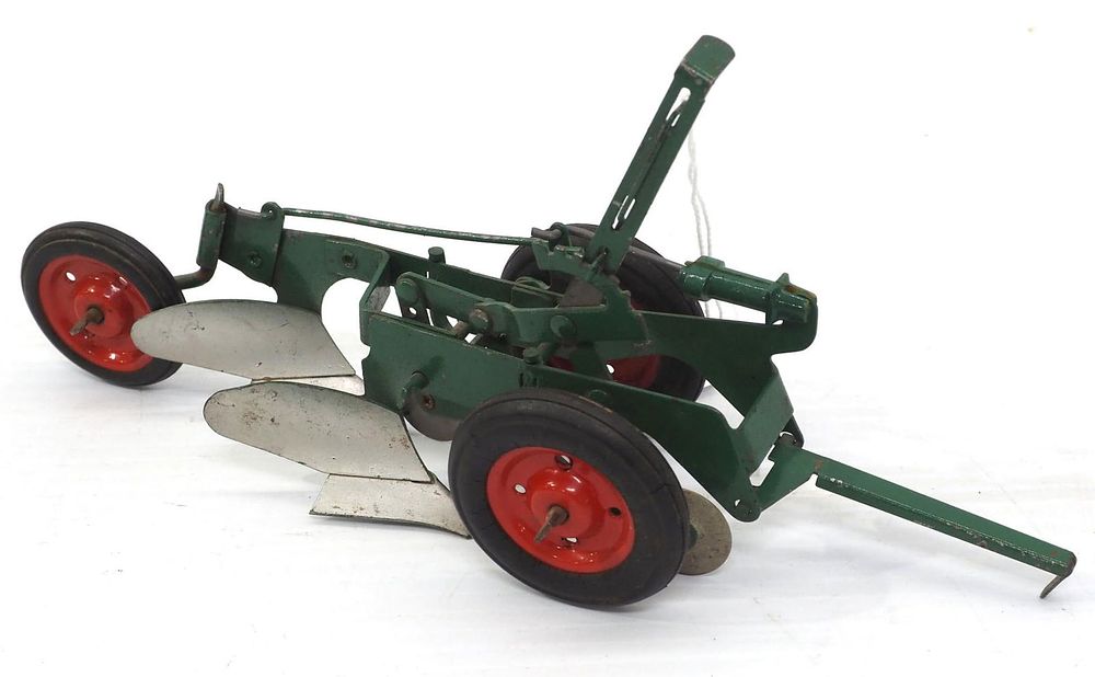 Lot 32: Slik Oliver 2-Bottom Plow