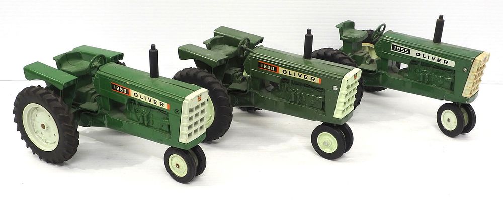 Lot 59: (3) Ertl Oliver Tractors