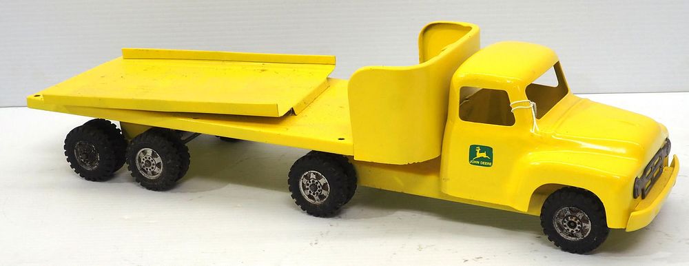 Lot 70: Buddy L custom John Deere Semi with Ramp