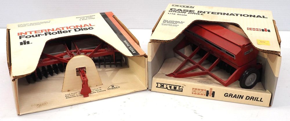 Lot 81: (2) Ertl International Implements