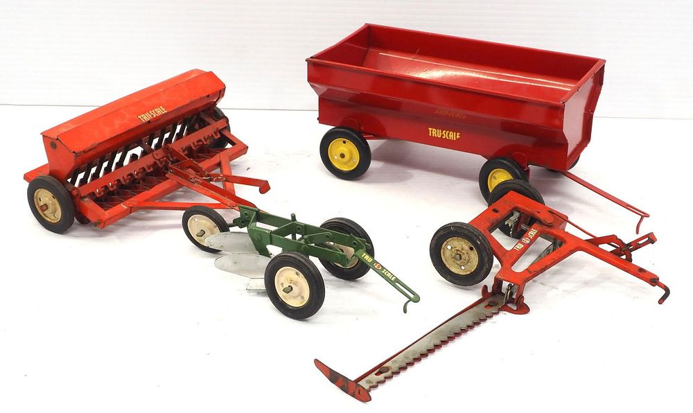 Lot 120: (4) Tru-Scale Implements