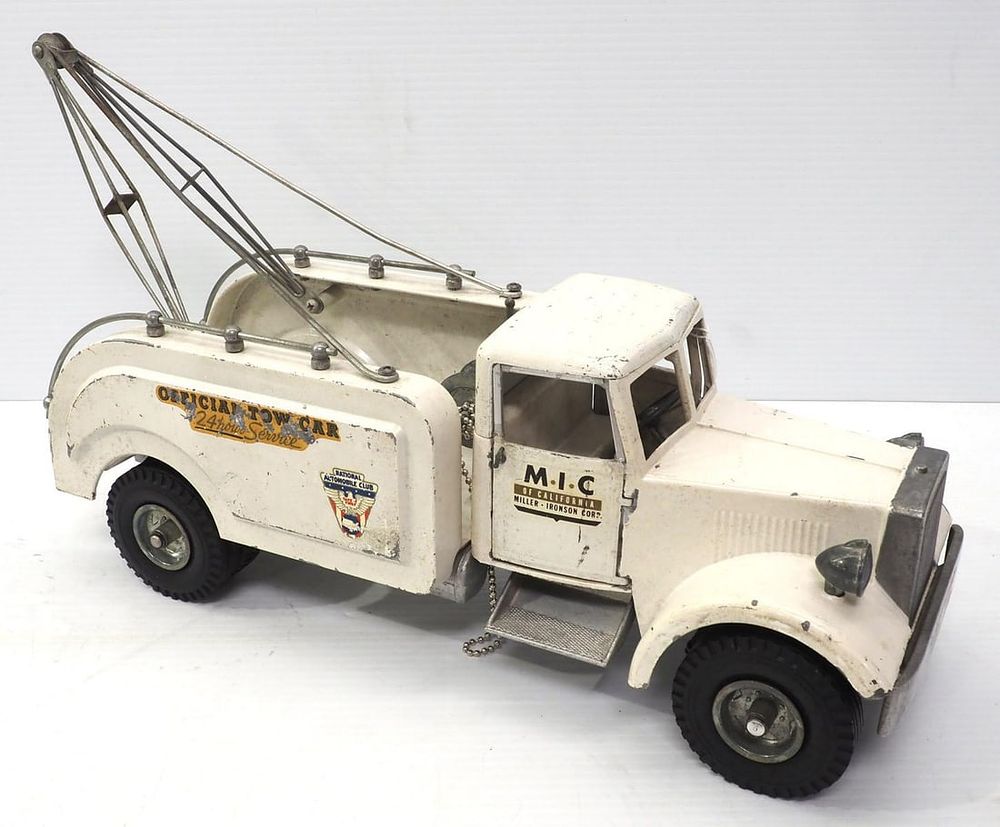 Lot 150: Smith Miller MIC 24-Hour Service Truck