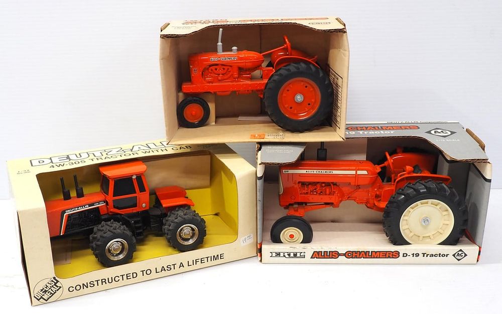 Lot 195: (3) Ertl Allis Tractors