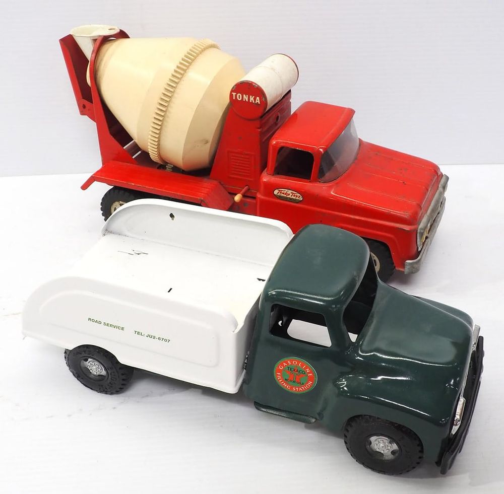 Lot 209: (2) Trucks