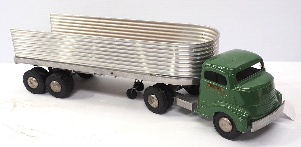 Lot 218: Smith Miller Truck with Silver Streak Trailer