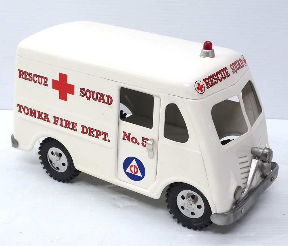 Lot 224: Tonka Fire Dept Rescue Squad Van
