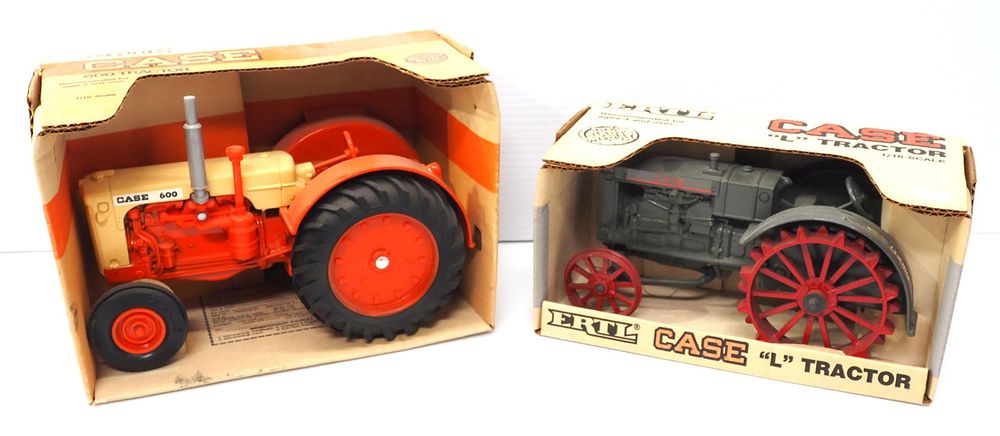 Lot 272: (2) Ertl Case Tractors