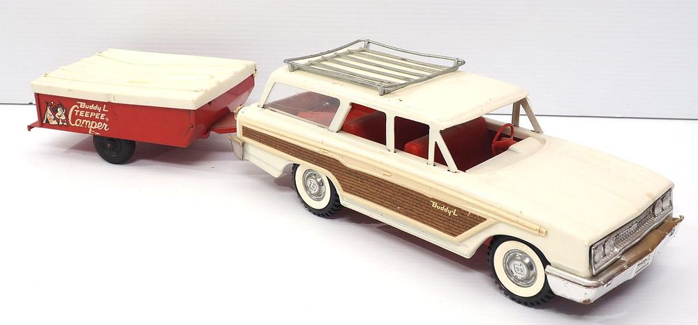 Lot 283: Buddy L Station Wagon & TeePee Camper