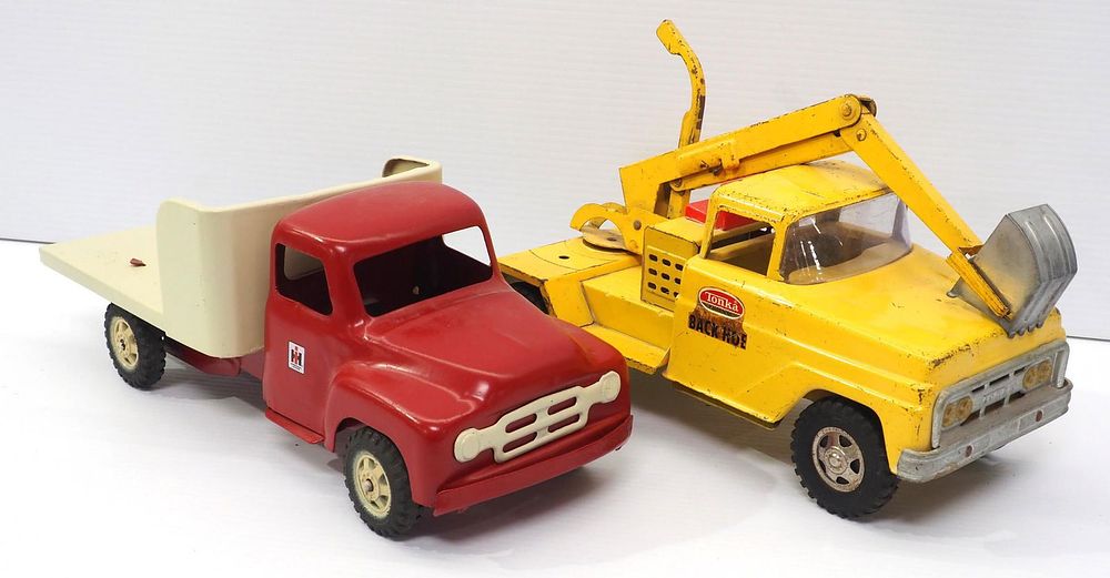 Lot 284: (2) Trucks