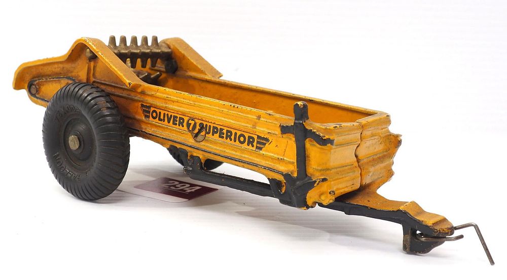Lot 294: Arcade Oliver Superior Manure Spreader