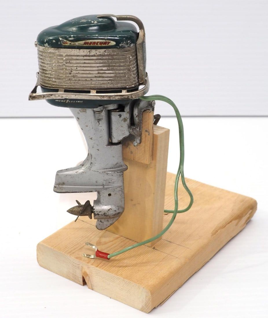 Lot 298: Mercury Battery-Operated Toy Boat Motor