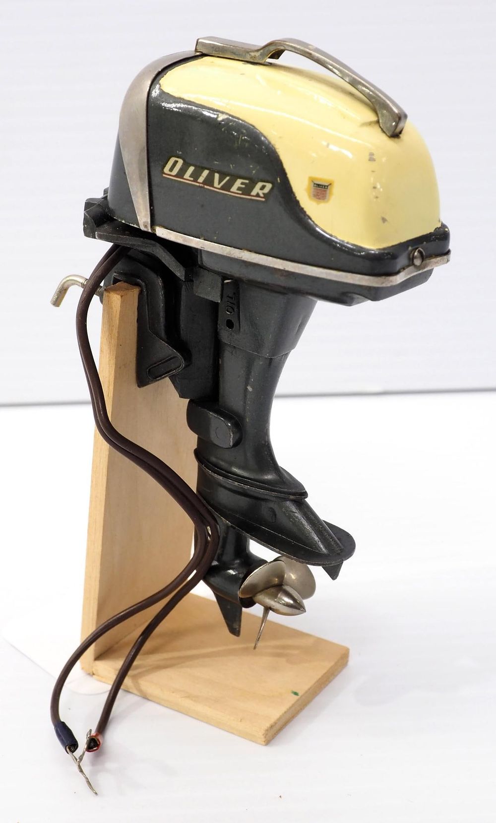 Lot 299: Oliver Battery-Operated Toy Boat Motor