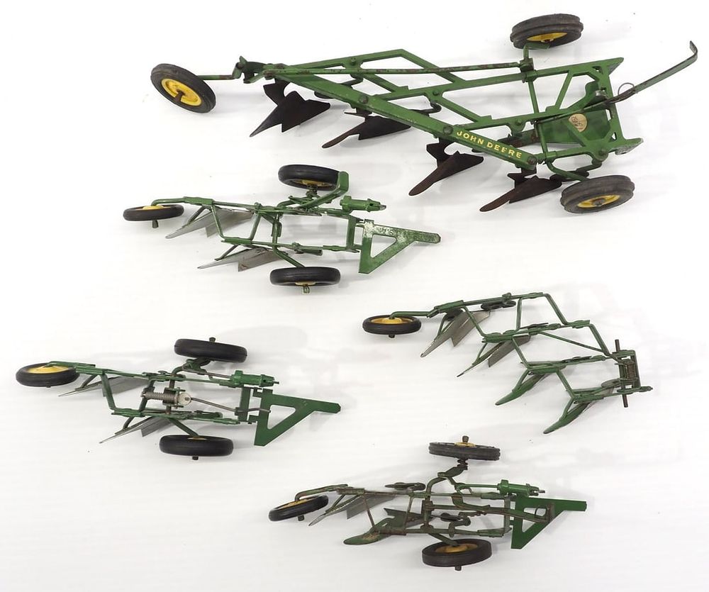 Lot 318: (5) Eska & Ertl John Deere Plows