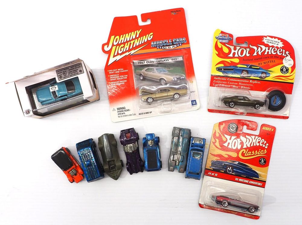 Lot 325: (11) Matchbox Redline Cars