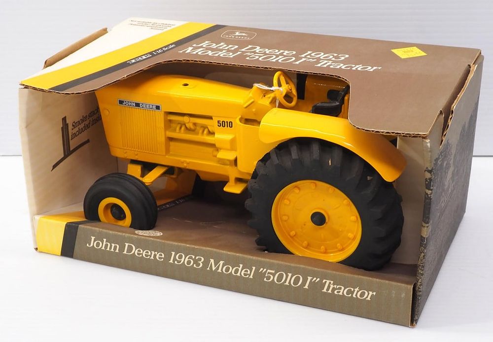 Lot 332: John Deere 1963 Model 5010 Industrial Tractor