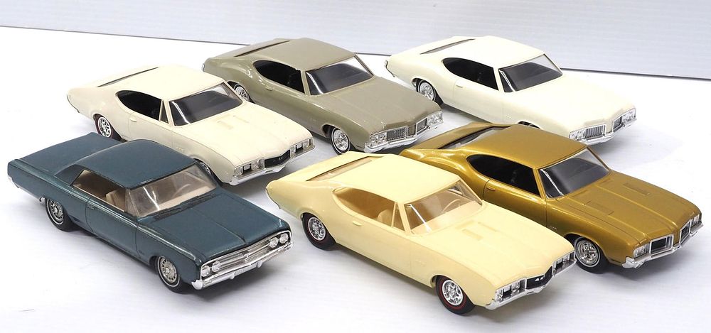 Lot 355: (6) Oldsmobile Promo Cars