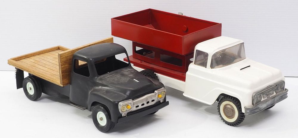 Lot 414: Buddy L Grain Truck & Flatbed Truck