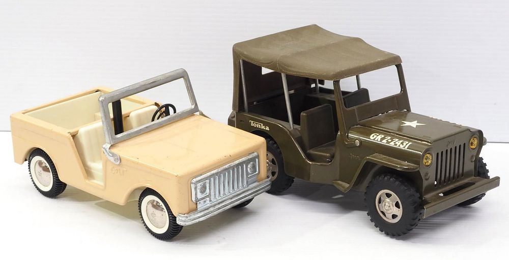 Lot 418: (2) Jeeps