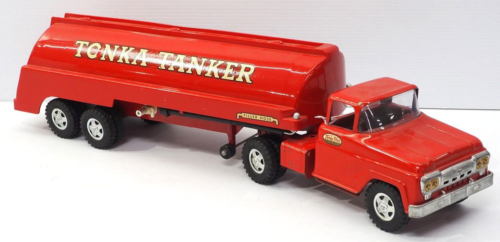 Lot 421: Tonka Tanker Truck