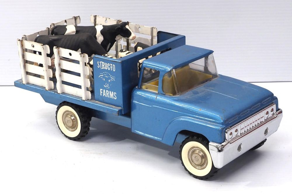 Lot 448: Structo Farms Truck
