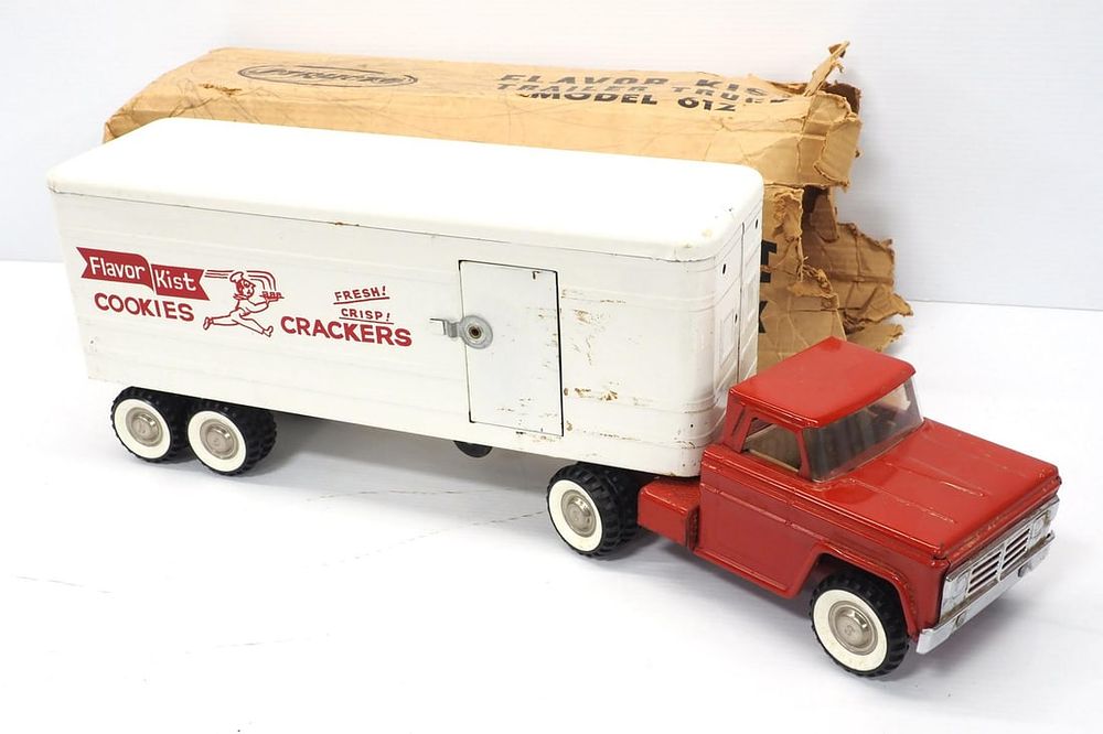 Lot 50: Structo Flavor Kist semi truck