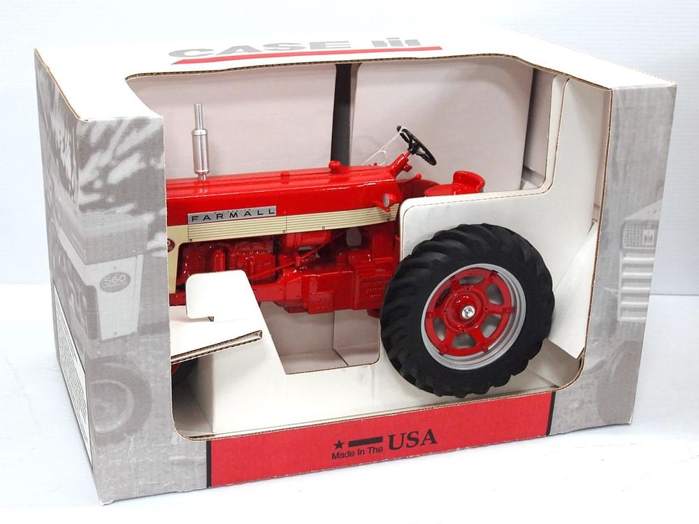 Lot 79: Scale Models  Farmall 560