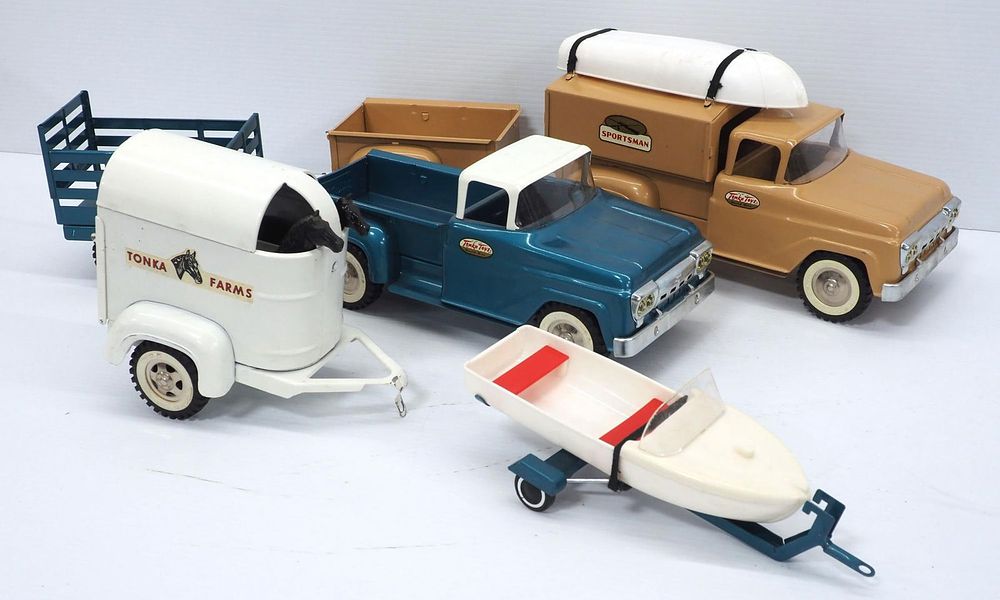 Lot 160: Tonka B-206 Trailer Sales set