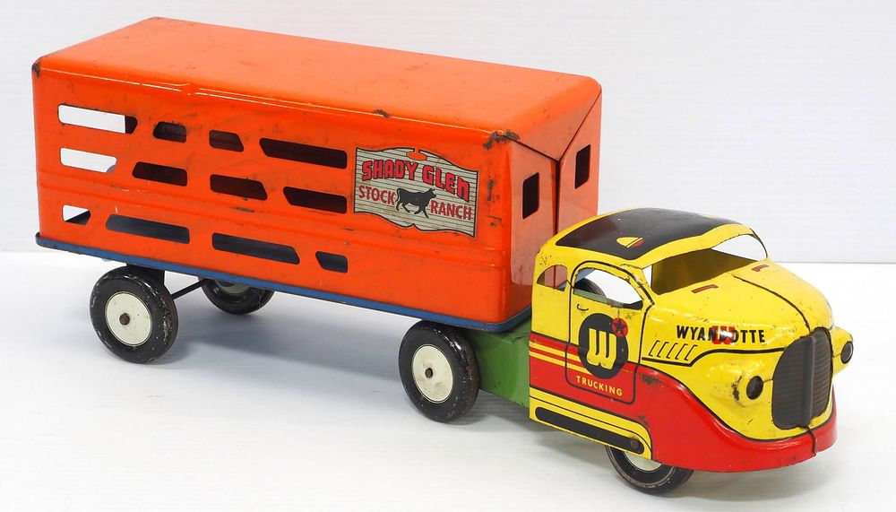 Lot 173: Wyandotte Shady Glen stock ranch truck