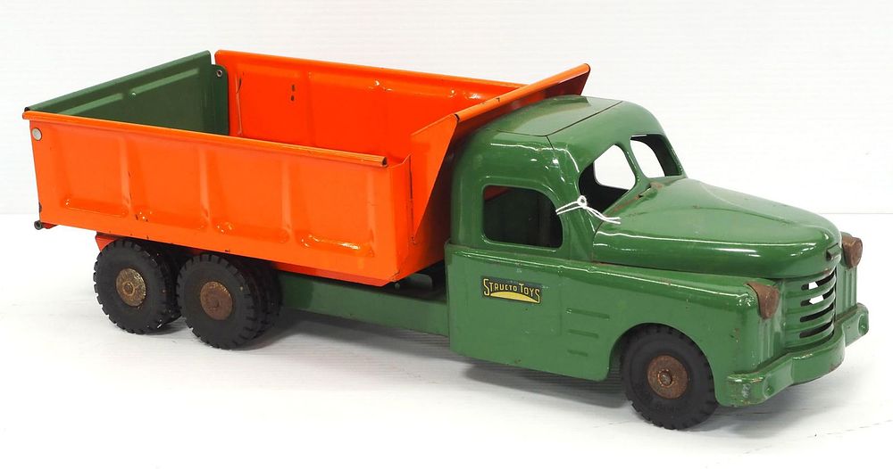 Lot 212: Structo Hydraulic dump truck