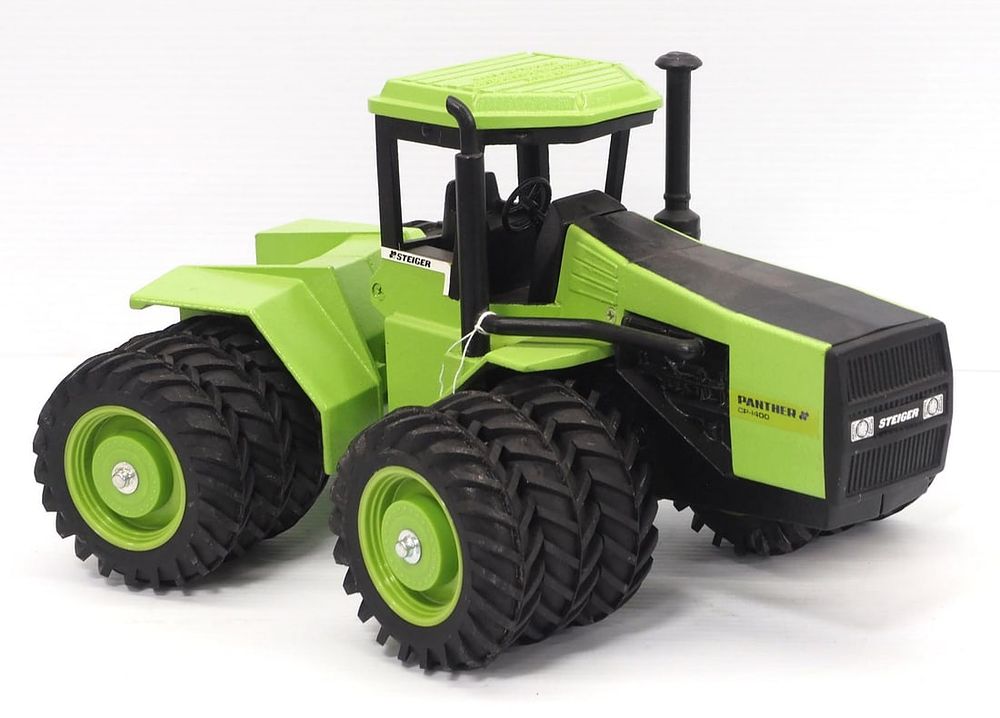 Lot 213: Scale Models Heritage Collection Steiger Panther