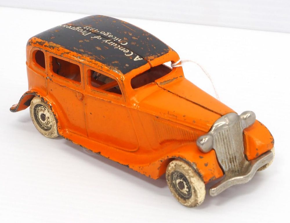Lot 258: Arcade 1934 Ford cast iron Century of Progress car