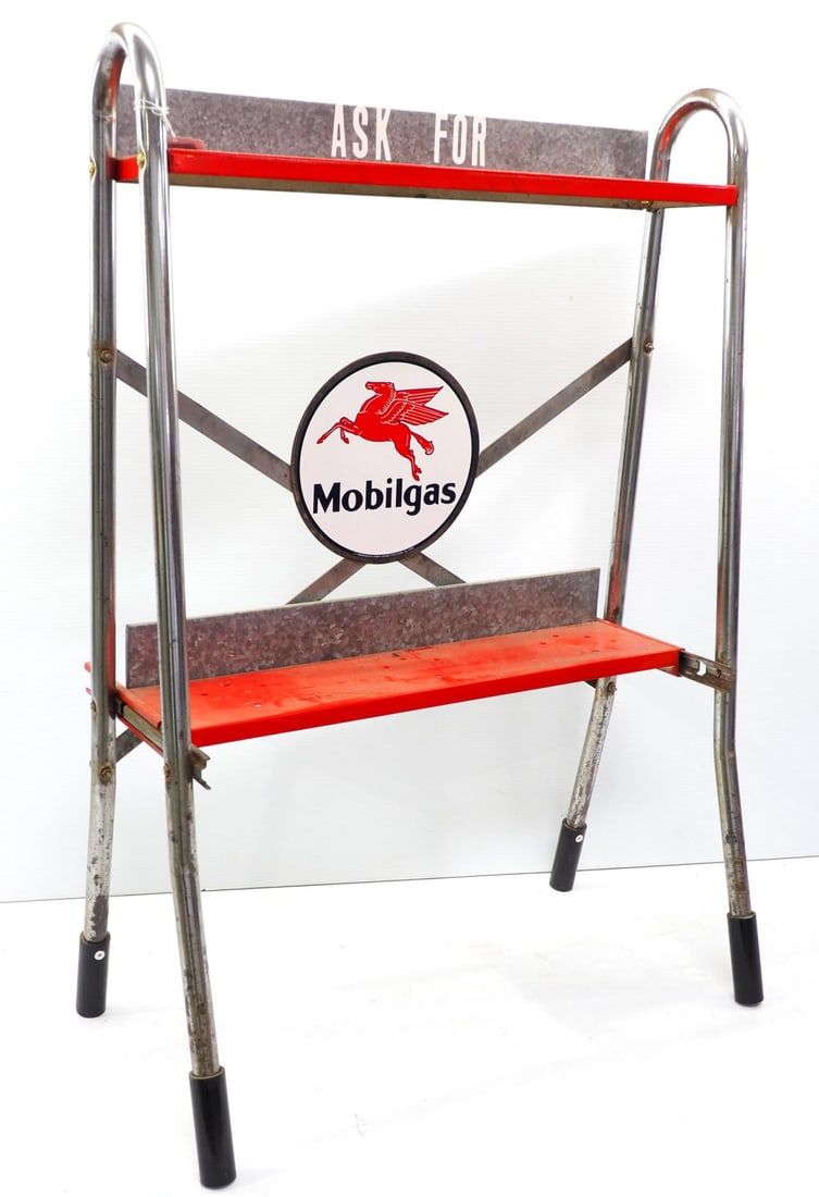 Lot 254: Mobilgas store display shelf