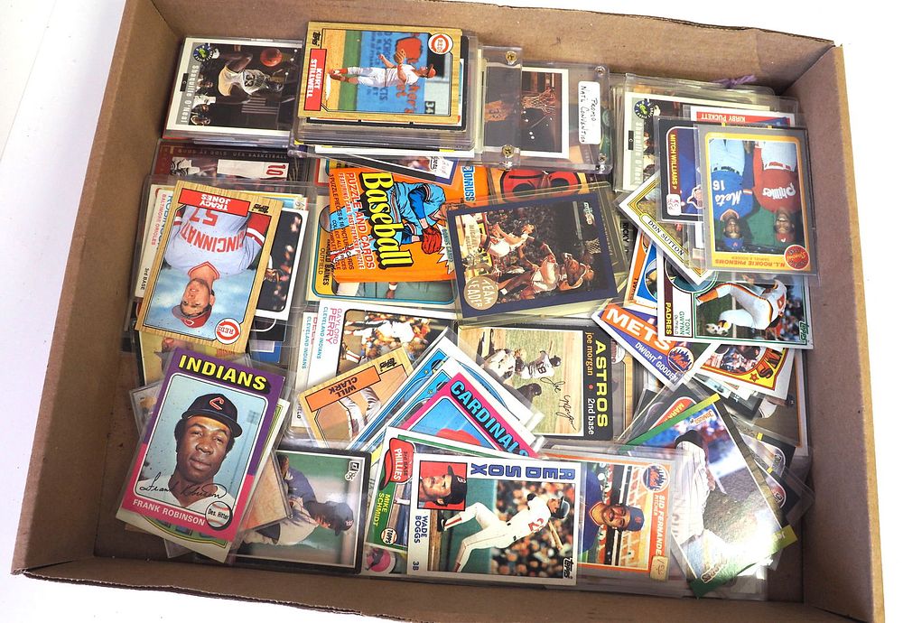 Lot 21: Box of 1970's to 1990's Assorted Baseball & Basketball Cards