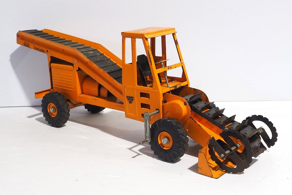 Lot 88: Nylint Adams Traveloader