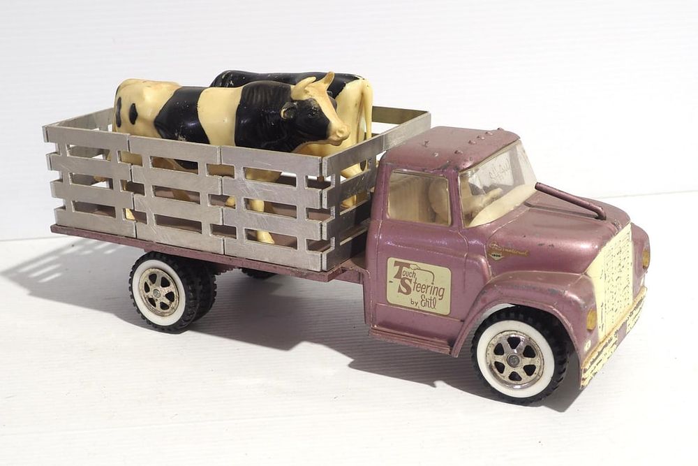 Lot 124: Ertl IH Touch Steering truck