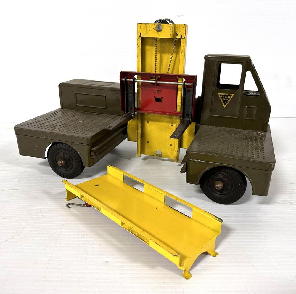 Lot 191: Nylint Guided Missile Carrier Traveloader