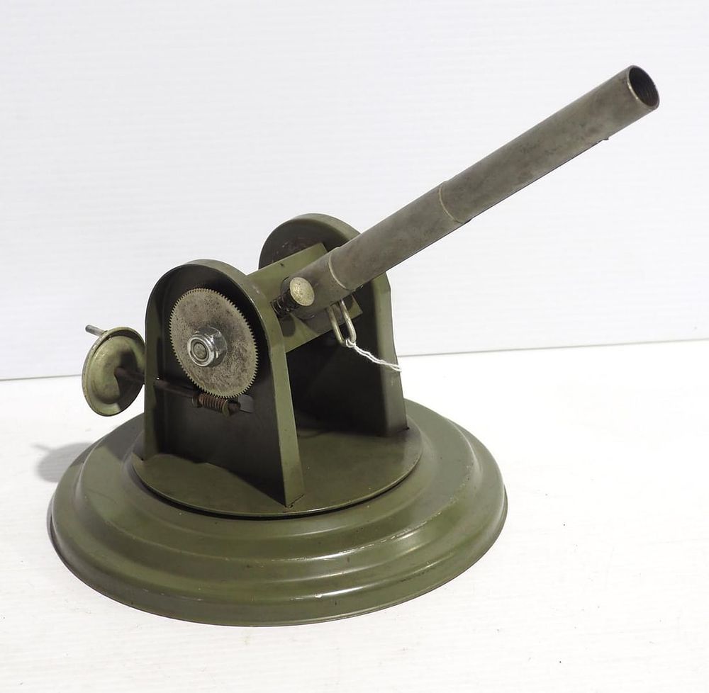 Lot 200: B&B Toy cannon